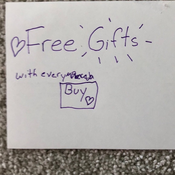 Brand new! Lark and Ives collection card purse and nail kit - Picture 8 of 10